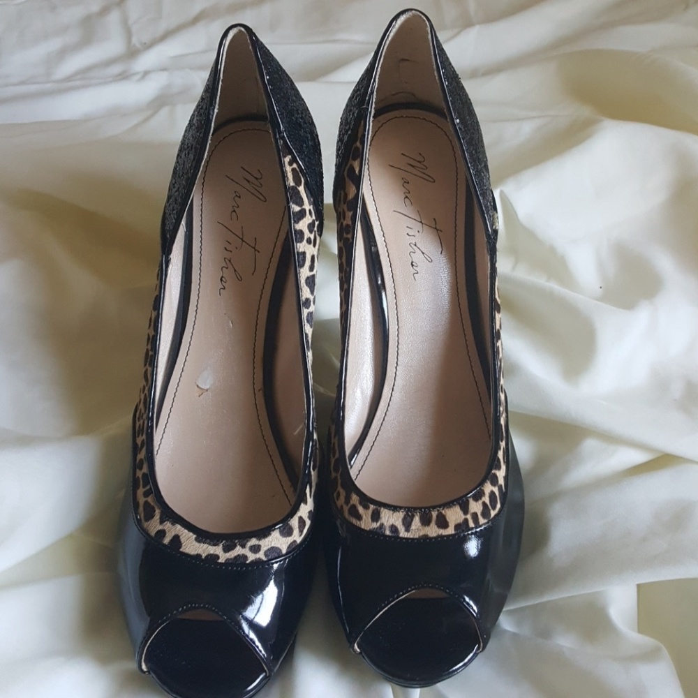 Marc Fisher 9.5M Stiletto Heels Black/tan print